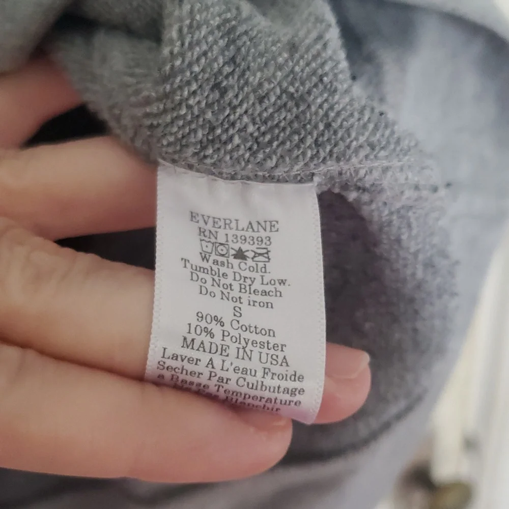 Everlane Grey Shortsleeved Sweatshirt - Picture 6 of 7